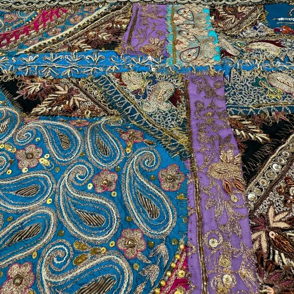 Levi's Women's Denim Trucker Jacket Small Gray Embellished Boho Patchwork - Picture 3 of 16